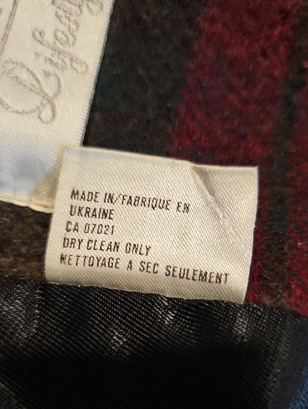 Vintage Reitmans Burgundy & Green Plaid Blazer - Picture 9 of 15